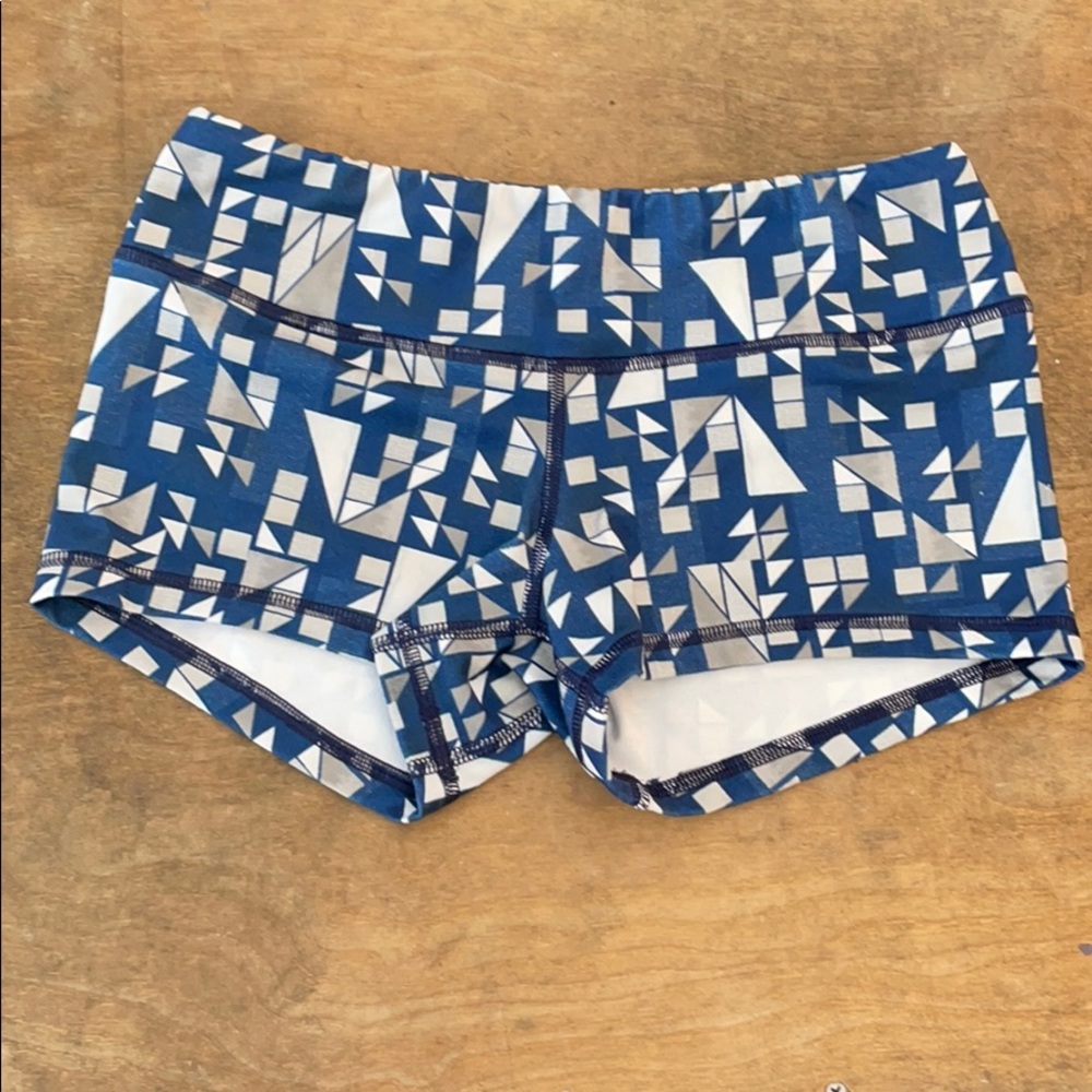 Fleo Shorts